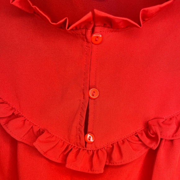 3/$20 Red Paper Crane sleeveless blouse. Size small - Picture 2 of 5